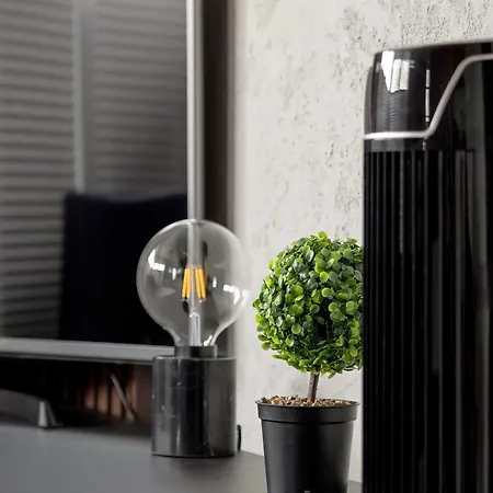 Stylish With Air Condtioning By Renters Prestige Lodz (Lodz)