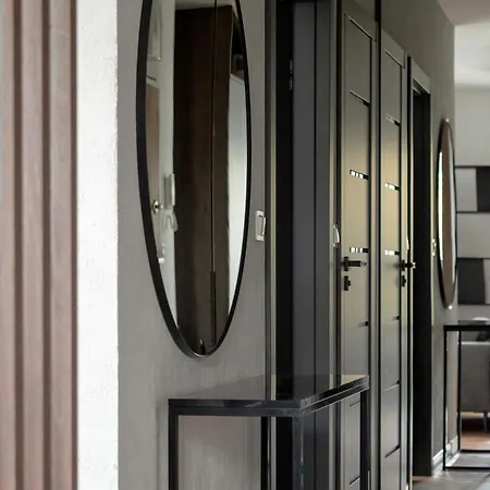 Stylish With Air Condtioning By Renters Prestige Apartment
