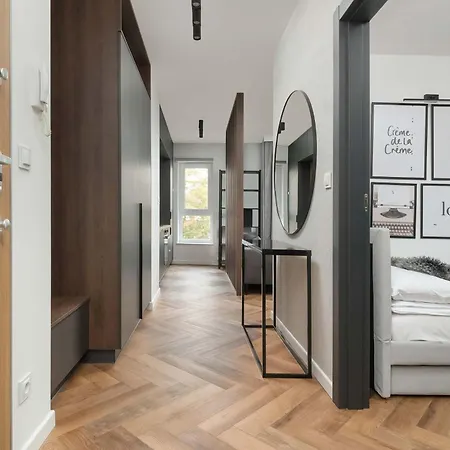 Stylish With Air Condtioning By Renters Prestige Lodz (Lodz)