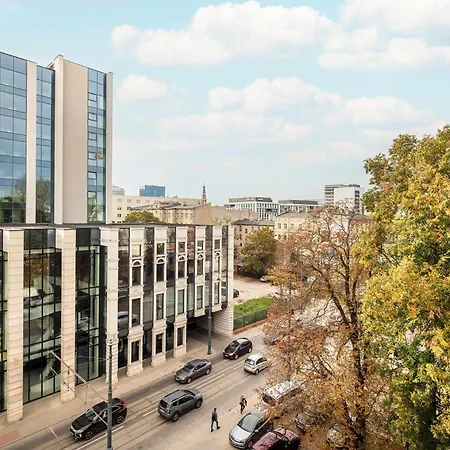 Stylish With Air Condtioning By Renters Prestige