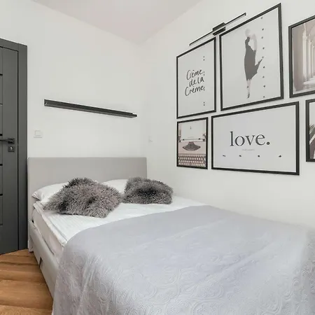 Apartment Stylish With Air Condtioning By Renters Prestige Lodz (Lodz)