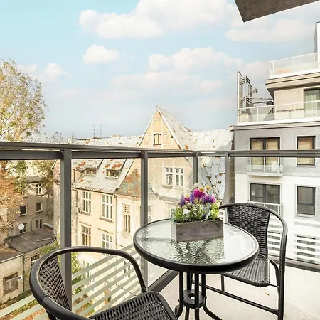 Stylish With Air Condtioning By Renters Prestige Apartment