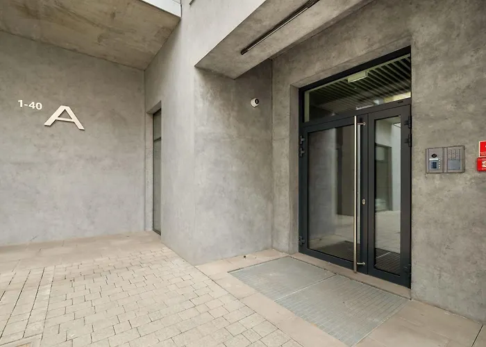 Stylish With Air Condtioning By Renters Prestige 罗兹