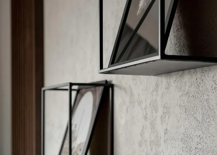 Stylish With Air Condtioning By Renters Prestige