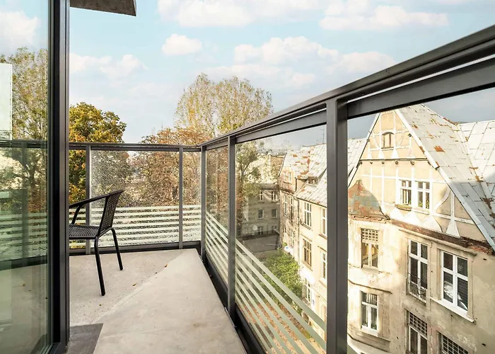 Stylish With Air Condtioning By Renters Prestige *