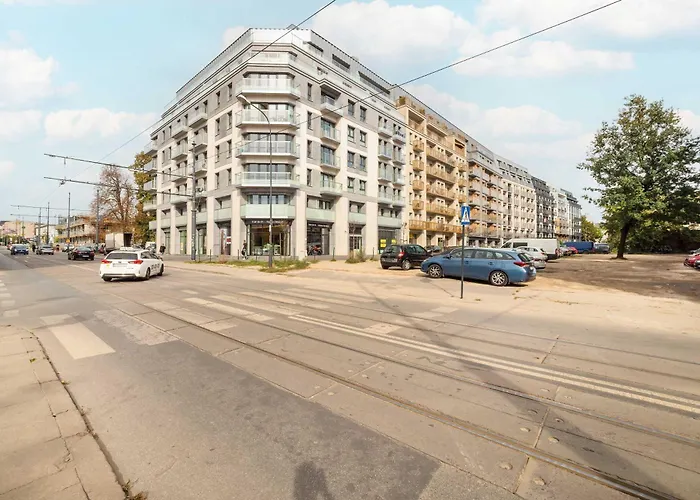 Stylish With Air Condtioning By Renters Prestige